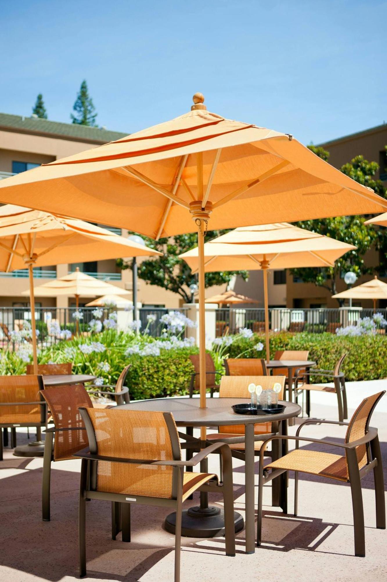 Courtyard Sacramento Airport Natomas Hotel Buitenkant foto