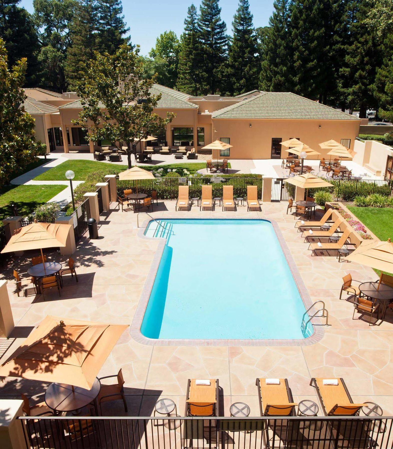 Courtyard Sacramento Airport Natomas Hotel Buitenkant foto
